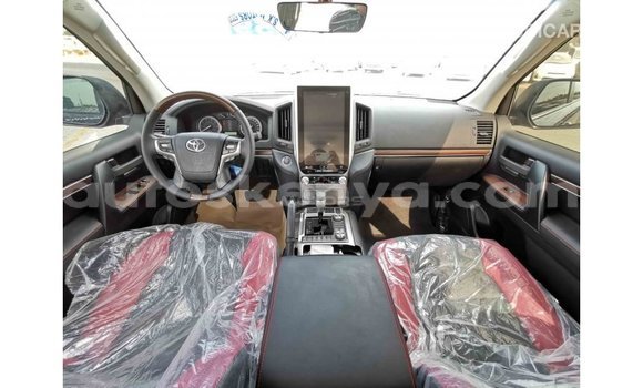 Nunua Imported Toyota Land Cruiser Nyeusi Gari ndani ya Import - Dubai nchini Kati Kenya Nunua Imported Toyota Land Cruiser Nyeusi Gari ndani ya Import - Dubai nchini Kati Kenya