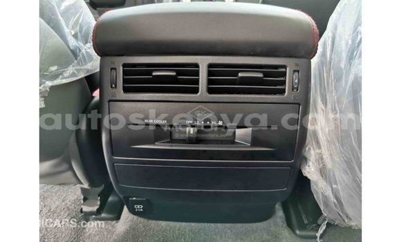 Nunua Imported Toyota Land Cruiser Nyeusi Gari ndani ya Import - Dubai nchini Kati Kenya Nunua Imported Toyota Land Cruiser Nyeusi Gari ndani ya Import - Dubai nchini Kati Kenya