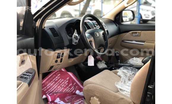 Nunua Imported Toyota Fortuner Nyeusi Gari ndani ya Import - Dubai nchini Kati Kenya Nunua Imported Toyota Fortuner Nyeusi Gari ndani ya Import - Dubai nchini Kati Kenya