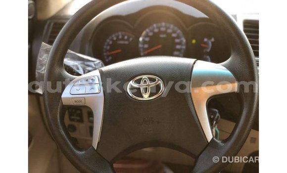 Nunua Imported Toyota Fortuner Nyeusi Gari ndani ya Import - Dubai nchini Kati Kenya Nunua Imported Toyota Fortuner Nyeusi Gari ndani ya Import - Dubai nchini Kati Kenya