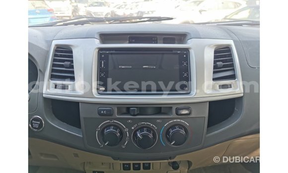 Nunua Imported Toyota Fortuner Nyeupe Gari ndani ya Import - Dubai nchini Kati Kenya Nunua Imported Toyota Fortuner Nyeupe Gari ndani ya Import - Dubai nchini Kati Kenya