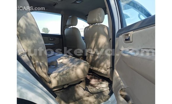 Nunua Imported Toyota Fortuner Nyeupe Gari ndani ya Import - Dubai nchini Kati Kenya Nunua Imported Toyota Fortuner Nyeupe Gari ndani ya Import - Dubai nchini Kati Kenya