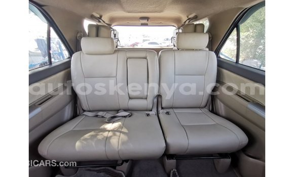Nunua Imported Toyota Fortuner Nyeupe Gari ndani ya Import - Dubai nchini Kati Kenya Nunua Imported Toyota Fortuner Nyeupe Gari ndani ya Import - Dubai nchini Kati Kenya
