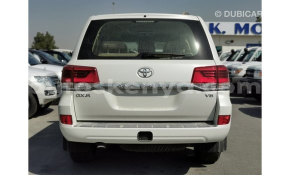 Nunua Imported Toyota Land Cruiser Nyeupe Gari ndani ya Import - Dubai nchini Kati Kenya Nunua Imported Toyota Land Cruiser Nyeupe Gari ndani ya Import - Dubai nchini Kati Kenya