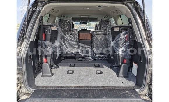 Nunua Imported Toyota Land Cruiser Nyeusi Gari ndani ya Import - Dubai nchini Kati Kenya Nunua Imported Toyota Land Cruiser Nyeusi Gari ndani ya Import - Dubai nchini Kati Kenya