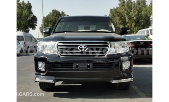 Nunua Imported Toyota Land Cruiser Nyeusi Gari ndani ya Import - Dubai nchini Kati Kenya Nunua Imported Toyota Land Cruiser Nyeusi Gari ndani ya Import - Dubai nchini Kati Kenya