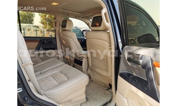 Nunua Imported Toyota Land Cruiser Nyeusi Gari ndani ya Import - Dubai nchini Kati Kenya Nunua Imported Toyota Land Cruiser Nyeusi Gari ndani ya Import - Dubai nchini Kati Kenya