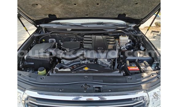 Nunua Imported Toyota Land Cruiser Nyeusi Gari ndani ya Import - Dubai nchini Kati Kenya Nunua Imported Toyota Land Cruiser Nyeusi Gari ndani ya Import - Dubai nchini Kati Kenya