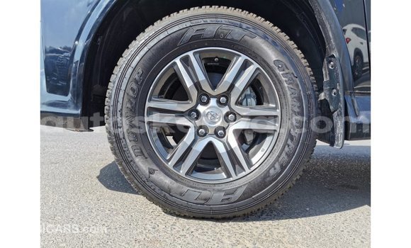 Nunua Imported Toyota Fortuner Nyeusi Gari ndani ya Import - Dubai nchini Kati Kenya Nunua Imported Toyota Fortuner Nyeusi Gari ndani ya Import - Dubai nchini Kati Kenya