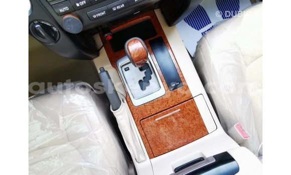 Imported Toyota Land Cruiser White Makiinaa iti Import - Dubai keessatti Central Kenya keessatti Imported Toyota Land Cruiser White Makiinaa iti Import - Dubai keessatti Central Kenya keessatti