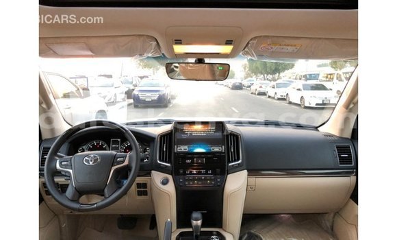 Nunua Imported Toyota Land Cruiser Nyeusi Gari ndani ya Import - Dubai nchini Kati Kenya Nunua Imported Toyota Land Cruiser Nyeusi Gari ndani ya Import - Dubai nchini Kati Kenya
