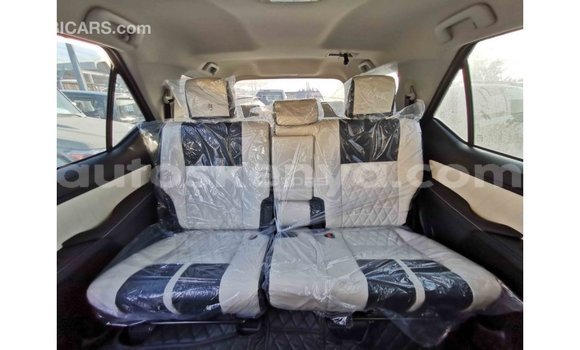 Imported Toyota Fortuner Black Makiinaa iti Import - Dubai keessatti Central Kenya keessatti Imported Toyota Fortuner Black Makiinaa iti Import - Dubai keessatti Central Kenya keessatti