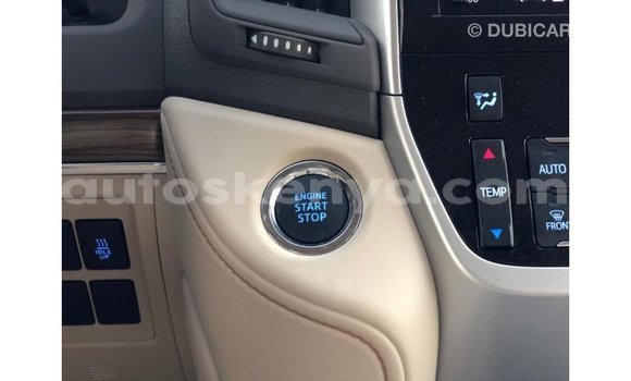 Nunua Imported Toyota Land Cruiser Nyeupe Gari ndani ya Import - Dubai nchini Kati Kenya Nunua Imported Toyota Land Cruiser Nyeupe Gari ndani ya Import - Dubai nchini Kati Kenya