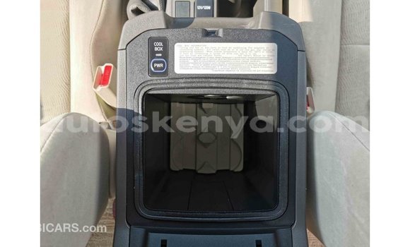 Nunua Imported Toyota Prado Nyeupe Gari ndani ya Import - Dubai nchini Kati Kenya Nunua Imported Toyota Prado Nyeupe Gari ndani ya Import - Dubai nchini Kati Kenya