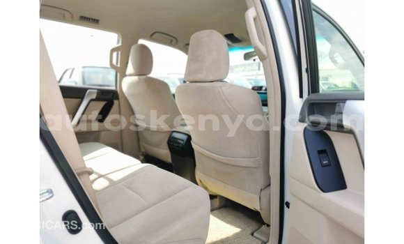 Nunua Imported Toyota Prado Nyeupe Gari ndani ya Import - Dubai nchini Kati Kenya Nunua Imported Toyota Prado Nyeupe Gari ndani ya Import - Dubai nchini Kati Kenya