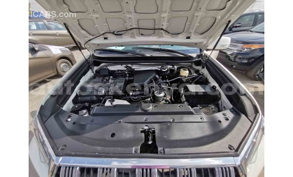 Nunua Imported Toyota Prado Nyeupe Gari ndani ya Import - Dubai nchini Kati Kenya Nunua Imported Toyota Prado Nyeupe Gari ndani ya Import - Dubai nchini Kati Kenya