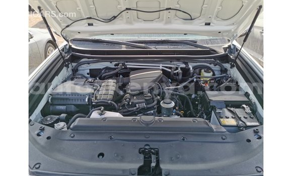 Nunua Imported Toyota Prado Nyeupe Gari ndani ya Import - Dubai nchini Kati Kenya Nunua Imported Toyota Prado Nyeupe Gari ndani ya Import - Dubai nchini Kati Kenya