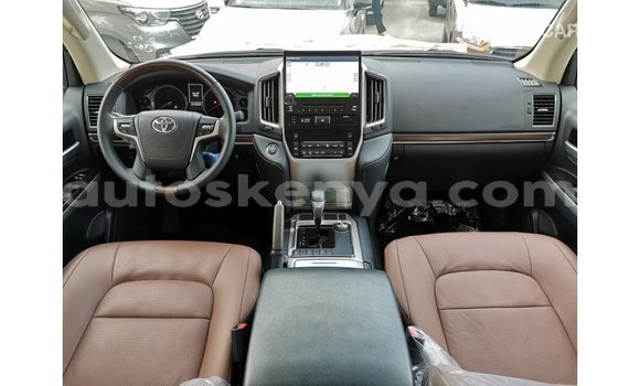 Nunua Imported Toyota Land Cruiser Nyeupe Gari ndani ya Import - Dubai nchini Kati Kenya Nunua Imported Toyota Land Cruiser Nyeupe Gari ndani ya Import - Dubai nchini Kati Kenya