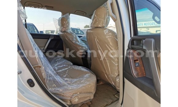 Imported Toyota Prado White Makiinaa iti Import - Dubai keessatti Central Kenya keessatti Imported Toyota Prado White Makiinaa iti Import - Dubai keessatti Central Kenya keessatti