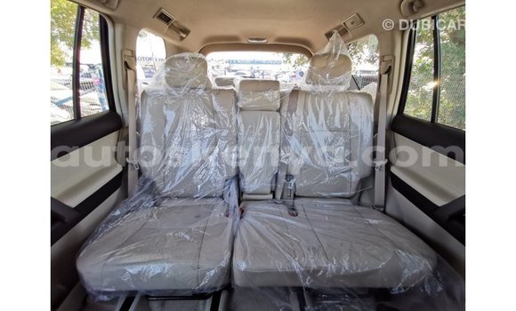 Imported Toyota Prado White Makiinaa iti Import - Dubai keessatti Central Kenya keessatti Imported Toyota Prado White Makiinaa iti Import - Dubai keessatti Central Kenya keessatti