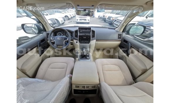 Imported Toyota Land Cruiser Other Makiinaa iti Import - Dubai keessatti Central Kenya keessatti Imported Toyota Land Cruiser Other Makiinaa iti Import - Dubai keessatti Central Kenya keessatti