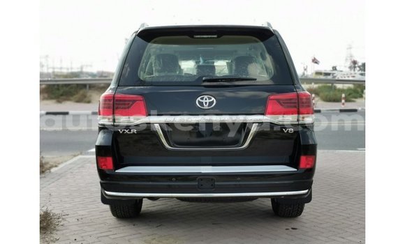 Nunua Imported Toyota Land Cruiser Nyeusi Gari ndani ya Import - Dubai nchini Kati Kenya Nunua Imported Toyota Land Cruiser Nyeusi Gari ndani ya Import - Dubai nchini Kati Kenya