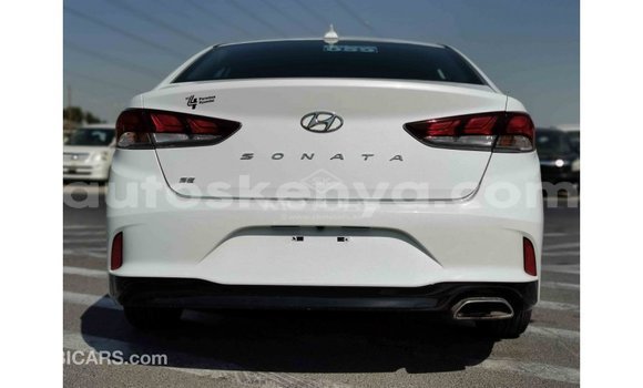 Nunua Imported Hyundai Sonata Nyeupe Gari ndani ya Import - Dubai nchini Kati Kenya Nunua Imported Hyundai Sonata Nyeupe Gari ndani ya Import - Dubai nchini Kati Kenya