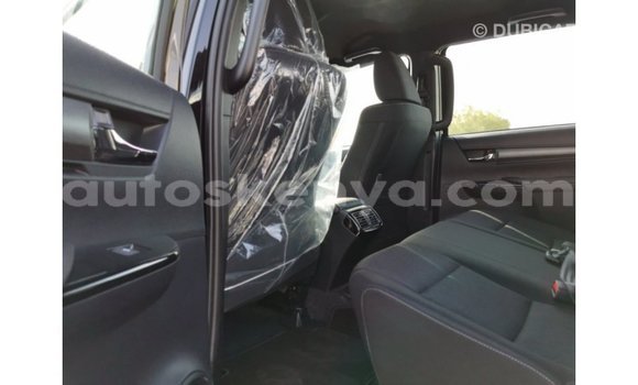 Nunua Imported Toyota Hilux Nyeusi Gari ndani ya Import - Dubai nchini Kati Kenya Nunua Imported Toyota Hilux Nyeusi Gari ndani ya Import - Dubai nchini Kati Kenya