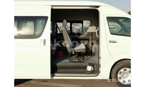 Buy Import Toyota Hiace White Car in Import - Dubai in Central Kenya Buy Import Toyota Hiace White Car in Import - Dubai in Central Kenya