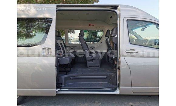 Nunua Imported Toyota Hiace Nyingine Gari ndani ya Import - Dubai nchini Kati Kenya Nunua Imported Toyota Hiace Nyingine Gari ndani ya Import - Dubai nchini Kati Kenya