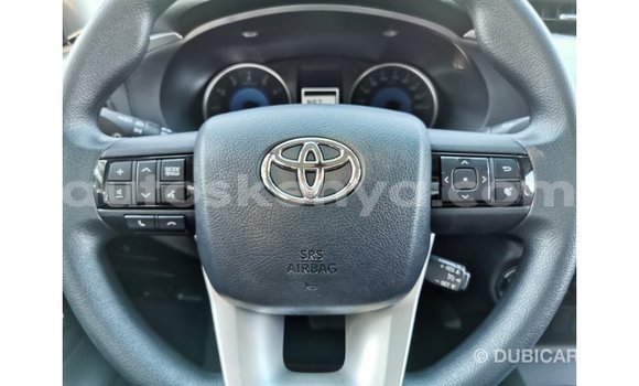 Nunua Imported Toyota Hilux Nyeusi Gari ndani ya Import - Dubai nchini Kati Kenya Nunua Imported Toyota Hilux Nyeusi Gari ndani ya Import - Dubai nchini Kati Kenya