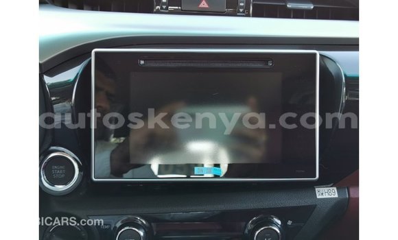 Nunua Imported Toyota Hilux Nyeusi Gari ndani ya Import - Dubai nchini Kati Kenya Nunua Imported Toyota Hilux Nyeusi Gari ndani ya Import - Dubai nchini Kati Kenya