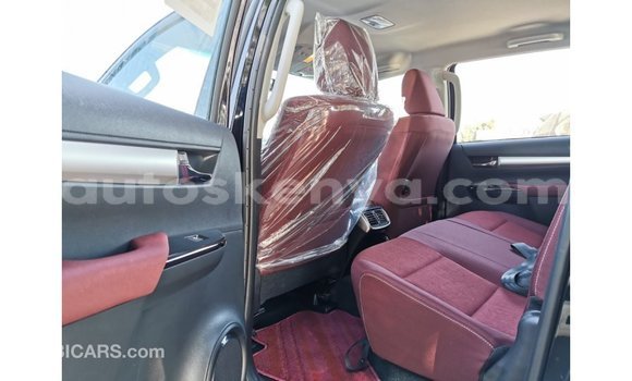 Nunua Imported Toyota Hilux Nyeusi Gari ndani ya Import - Dubai nchini Kati Kenya Nunua Imported Toyota Hilux Nyeusi Gari ndani ya Import - Dubai nchini Kati Kenya