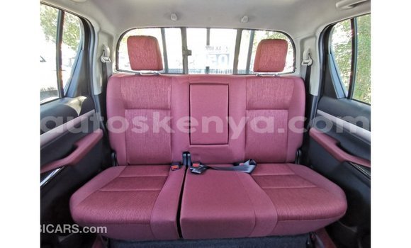 Nunua Imported Toyota Hilux Nyeusi Gari ndani ya Import - Dubai nchini Kati Kenya Nunua Imported Toyota Hilux Nyeusi Gari ndani ya Import - Dubai nchini Kati Kenya