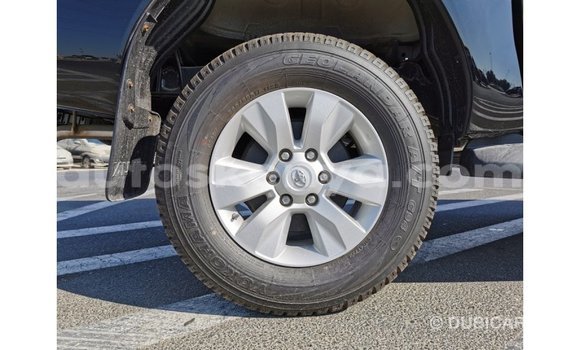 Nunua Imported Toyota Hilux Nyeusi Gari ndani ya Import - Dubai nchini Kati Kenya Nunua Imported Toyota Hilux Nyeusi Gari ndani ya Import - Dubai nchini Kati Kenya