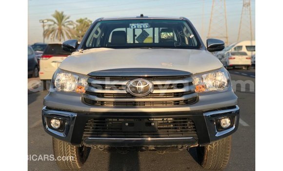 Nunua Imported Toyota Hilux Nyeupe Gari ndani ya Import - Dubai nchini Kati Kenya Nunua Imported Toyota Hilux Nyeupe Gari ndani ya Import - Dubai nchini Kati Kenya
