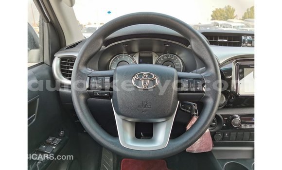 Nunua Imported Toyota Hilux Nyeupe Gari ndani ya Import - Dubai nchini Kati Kenya Nunua Imported Toyota Hilux Nyeupe Gari ndani ya Import - Dubai nchini Kati Kenya