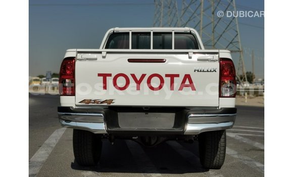 Buy Import Toyota Hilux White Car in Import - Dubai in Central Kenya Buy Import Toyota Hilux White Car in Import - Dubai in Central Kenya