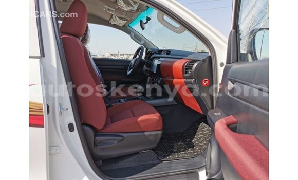 Buy Import Toyota Hilux White Car in Import - Dubai in Central Kenya Buy Import Toyota Hilux White Car in Import - Dubai in Central Kenya