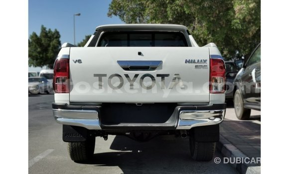 Imported Toyota Hilux White Makiinaa iti Import - Dubai keessatti Central Kenya keessatti Imported Toyota Hilux White Makiinaa iti Import - Dubai keessatti Central Kenya keessatti