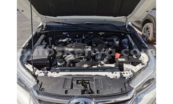 Imported Toyota Hilux White Makiinaa iti Import - Dubai keessatti Central Kenya keessatti Imported Toyota Hilux White Makiinaa iti Import - Dubai keessatti Central Kenya keessatti