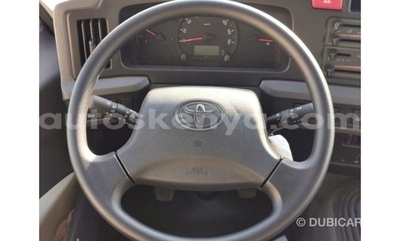 Nunua Imported Toyota Coaster Nyeupe Gari ndani ya Import - Dubai nchini Kati Kenya Nunua Imported Toyota Coaster Nyeupe Gari ndani ya Import - Dubai nchini Kati Kenya