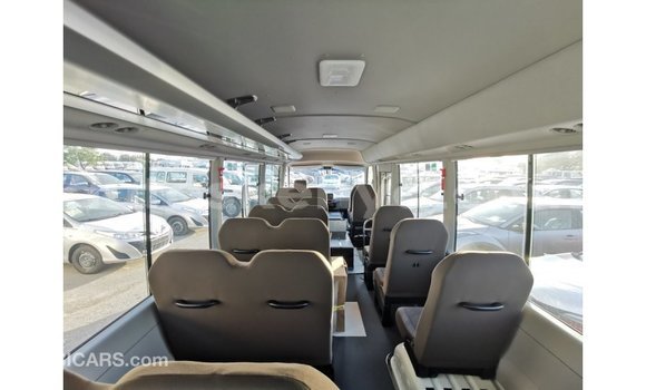 Nunua Imported Toyota Coaster Nyeupe Gari ndani ya Import - Dubai nchini Kati Kenya Nunua Imported Toyota Coaster Nyeupe Gari ndani ya Import - Dubai nchini Kati Kenya