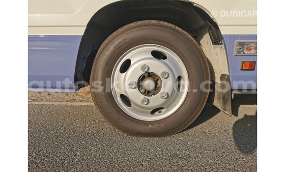 Nunua Imported Toyota Coaster Nyeupe Gari ndani ya Import - Dubai nchini Kati Kenya Nunua Imported Toyota Coaster Nyeupe Gari ndani ya Import - Dubai nchini Kati Kenya