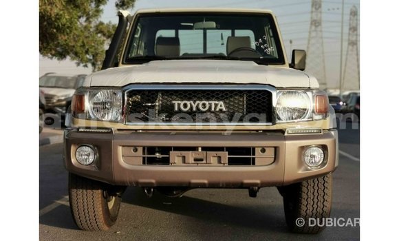 Imported Toyota Land Cruiser Beige Makiinaa iti Import - Dubai keessatti Central Kenya keessatti Imported Toyota Land Cruiser Beige Makiinaa iti Import - Dubai keessatti Central Kenya keessatti