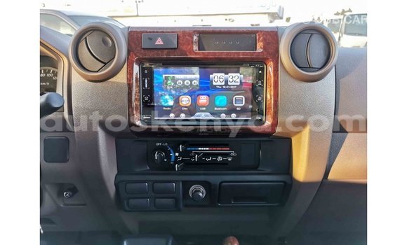 Imported Toyota Land Cruiser Beige Makiinaa iti Import - Dubai keessatti Central Kenya keessatti Imported Toyota Land Cruiser Beige Makiinaa iti Import - Dubai keessatti Central Kenya keessatti