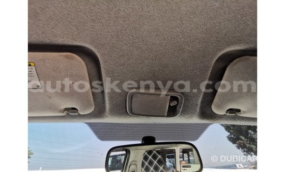 Imported Toyota Hiace White Makiinaa iti Import - Dubai keessatti Central Kenya keessatti Imported Toyota Hiace White Makiinaa iti Import - Dubai keessatti Central Kenya keessatti
