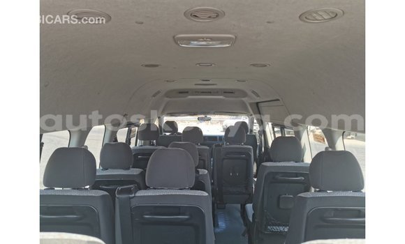 Buy Import Toyota Hiace White Car in Import - Dubai in Central Kenya Buy Import Toyota Hiace White Car in Import - Dubai in Central Kenya