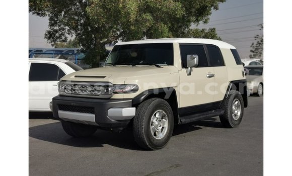 Buy Import Toyota FJ Cruiser Beige Car in Import - Dubai in Central Kenya Buy Import Toyota FJ Cruiser Beige Car in Import - Dubai in Central Kenya