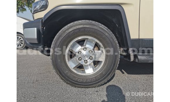 Buy Import Toyota FJ Cruiser Beige Car in Import - Dubai in Central Kenya Buy Import Toyota FJ Cruiser Beige Car in Import - Dubai in Central Kenya